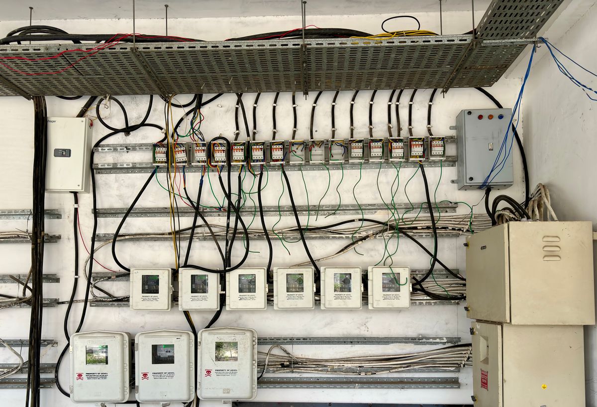 La celda de media tensión y el contrato de la luz: la instalación que se resuelve la última